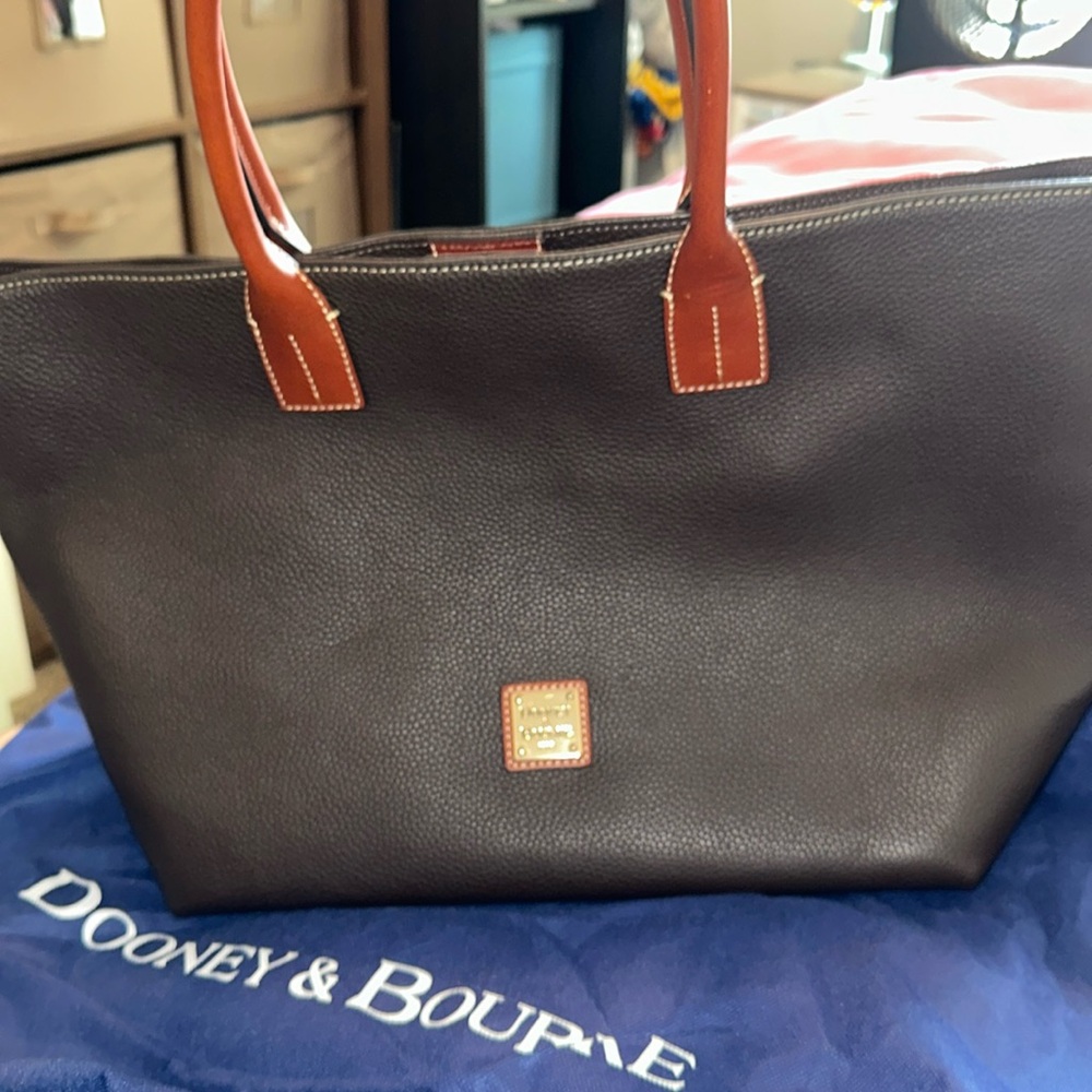 Large Dooney and Bourke tote